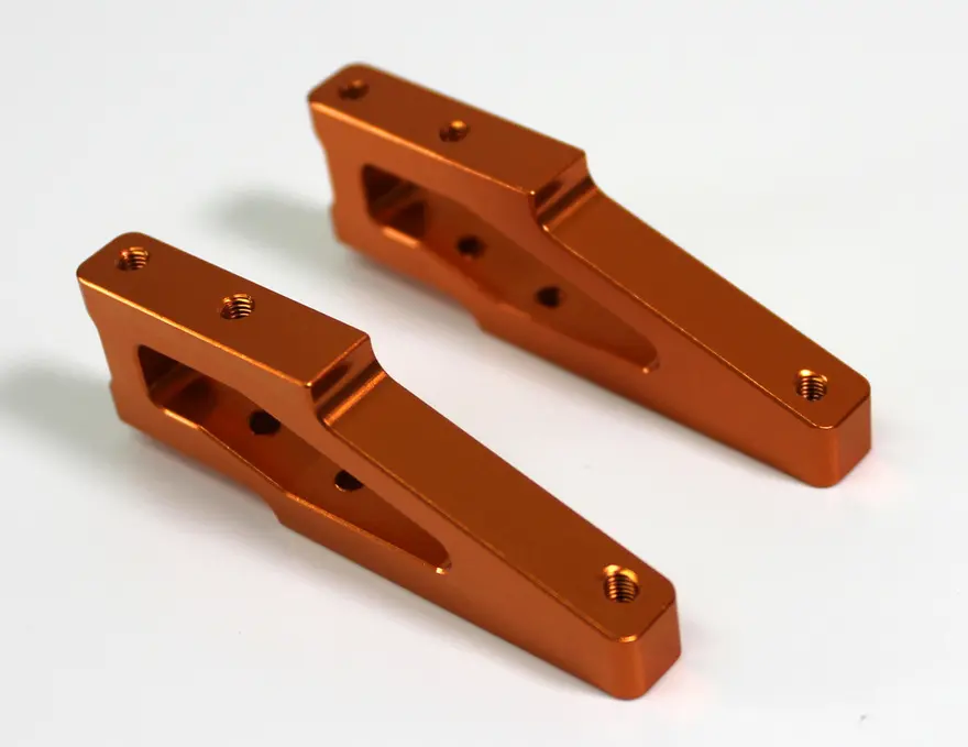 Team C Alu Front Chassis Mount (2) TM2 (T02176)
