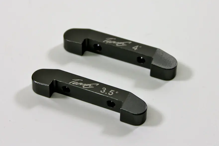 Team C Alu Rear Arm Mount 3.5/4° 2WD Cent. Heckmot. (TU0274)